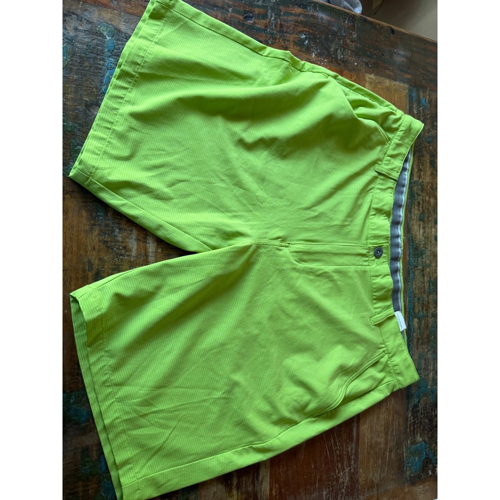 Mens size 40 puma golf shorts bright green - Picture 1 of 3